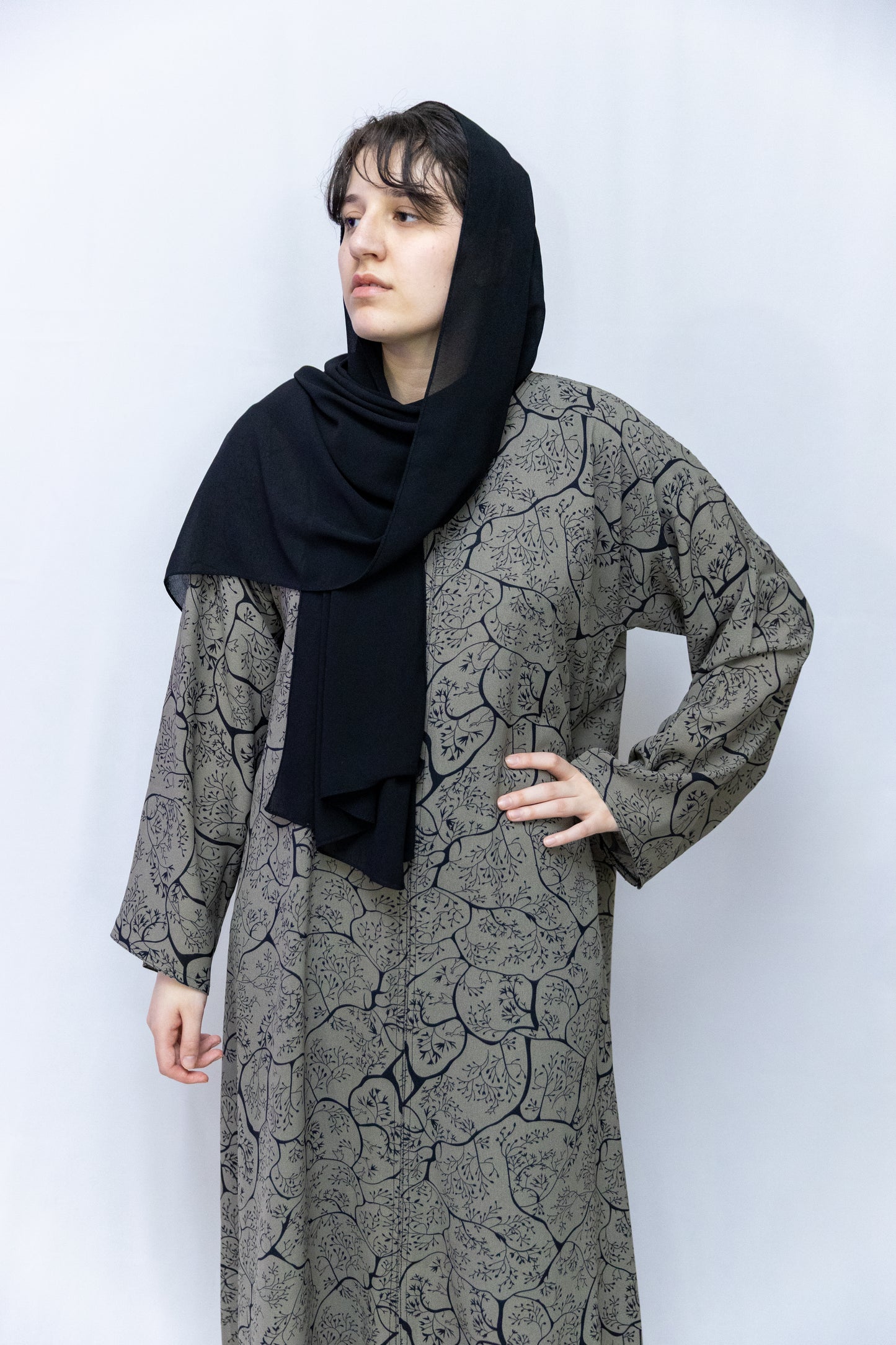 Tree pattered Abaya - Grey