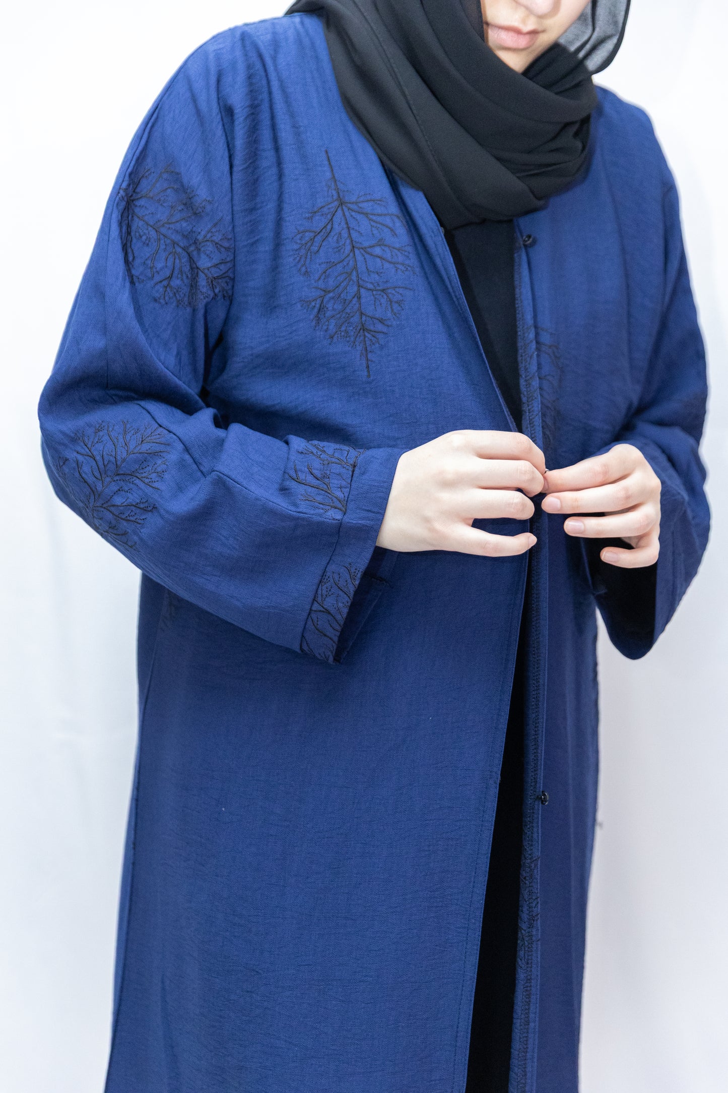 Arz tree embroidered Abaya - Navy